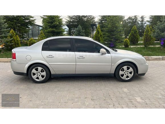 2004 MODEL 16 YILLIK TEK ELDEN DEĞİŞENSİZ VECTRA