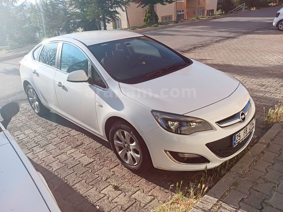 Akademisyenden Opel Astra 1.6 Edition Plus 2016 Model 