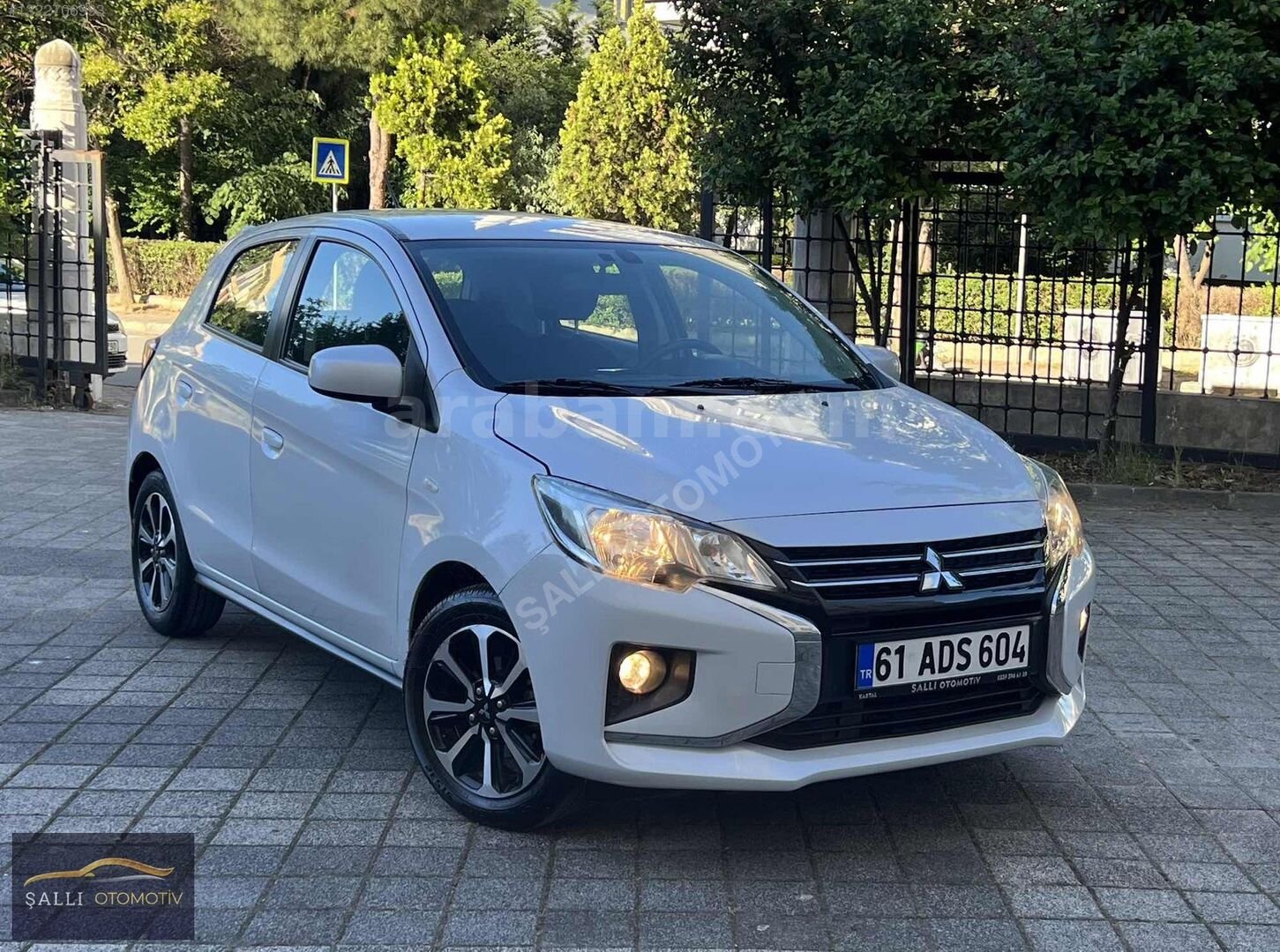 Galeriden Mitsubishi Space Star 1.2 Intense 2021 Model İstanbul 110.000 km Beyaz 1
