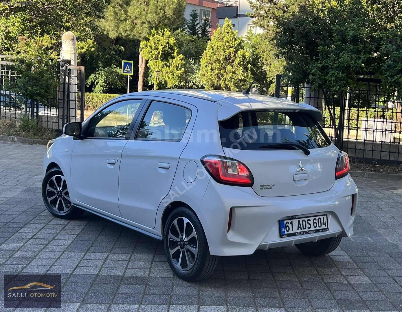 Galeriden Mitsubishi Space Star 1.2 Intense 2021 Model İstanbul 110.000 km Beyaz 4