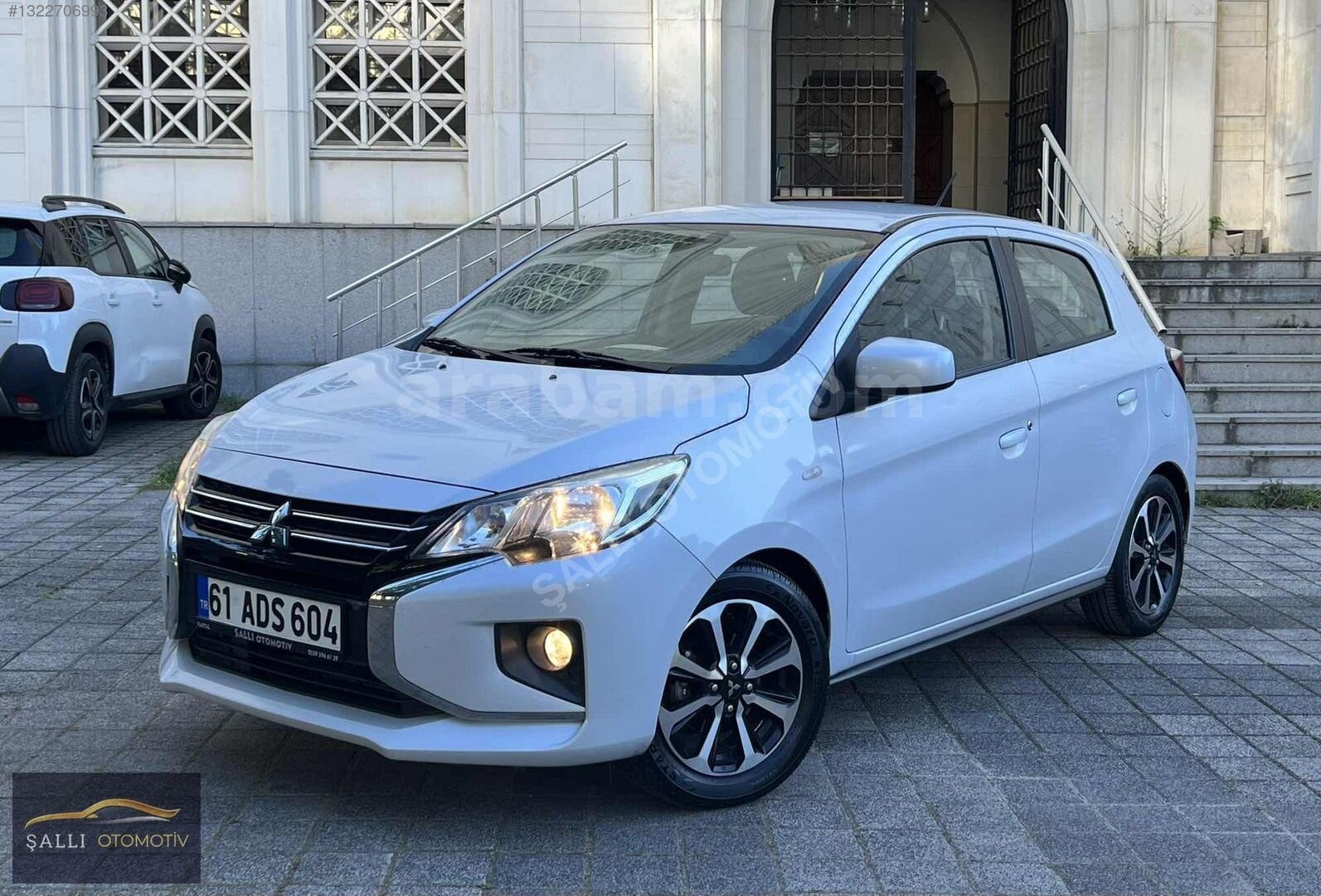 Galeriden Mitsubishi Space Star 1.2 Intense 2021 Model İstanbul 110.000 km Beyaz 2