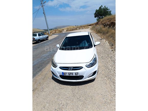 Sahibinden Hyundai Accent Blue 1.6 CRDI Mode 2015 Model