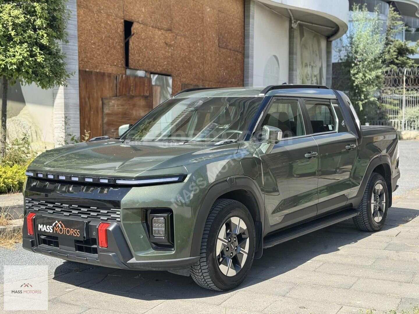 Galeriden KGM SsangYong Musso 3.2 2025 Model İstanbul 11.000 km Yeşil 2