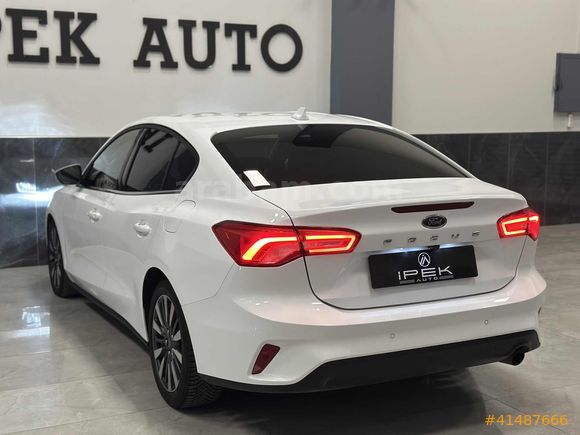 İPEK AUTO / Focus1.5 Ti-VCT Titanium TAMAMINA KREDİLİ