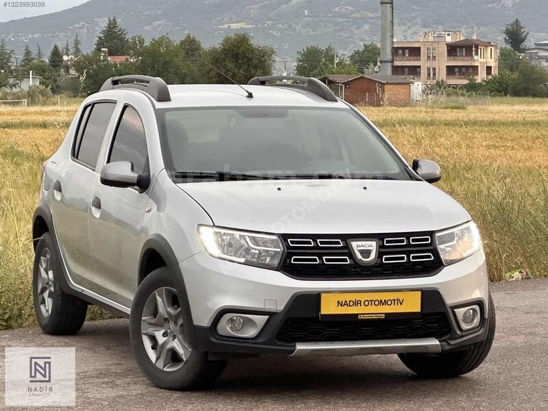 Galeriden Dacia Sandero 0.9 TCe Stepway 2017 Model Burdur 94.000 km Gri