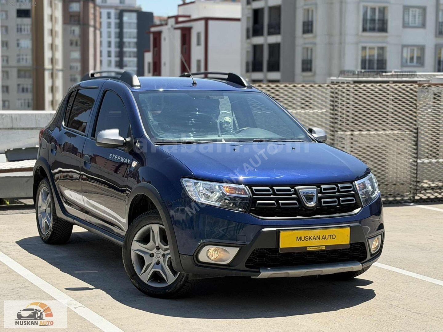 Galeriden Dacia Sandero 0.9 TCe Stepway Easy-R 2018 Model İstanbul 100.000 km Lacivert 2