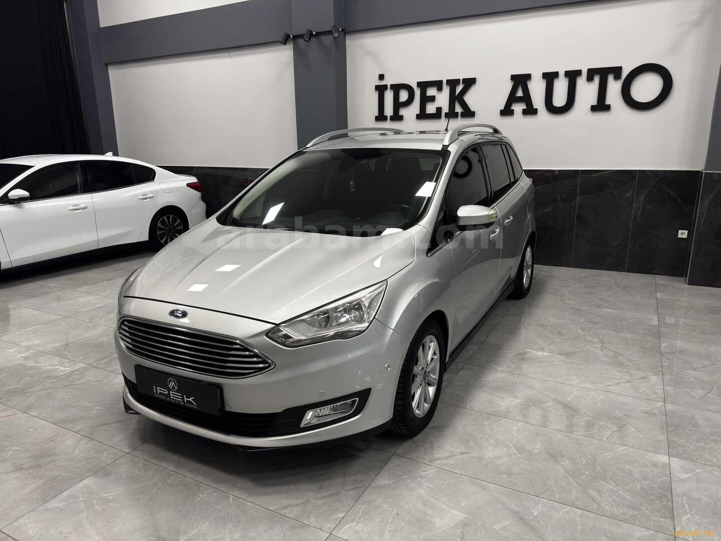 Galeriden Ford Grand C-Max 1.5 TDCI Titanium 2015 Model İzmir 165.000 km Gri 3