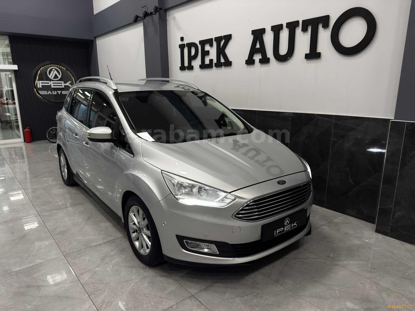 Galeriden Ford Grand C-Max 1.5 TDCI Titanium 2015 Model İzmir 165.000 km Gri 1