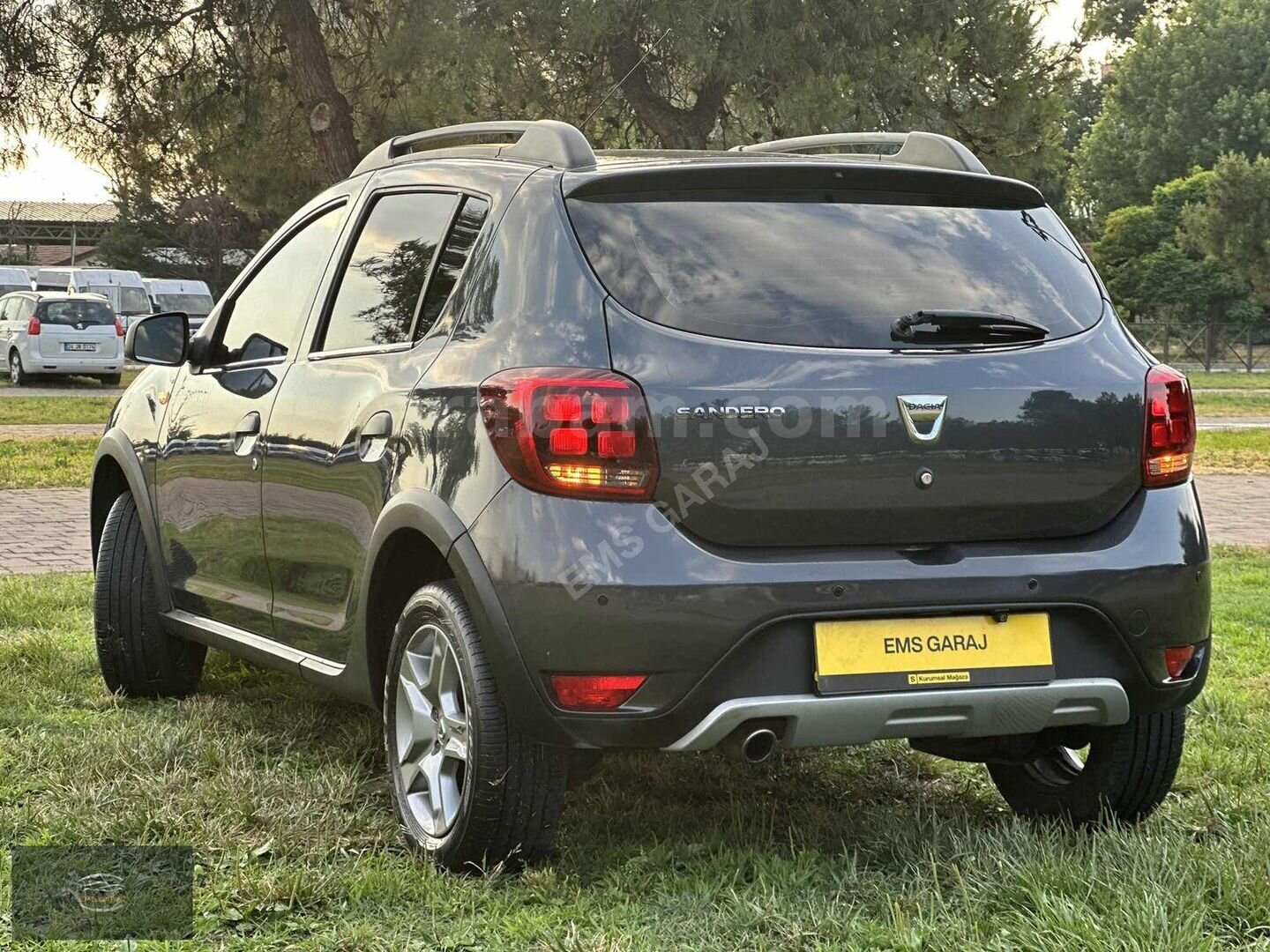 Galeriden Dacia Sandero 0.9 TCe Stepway Easy-R 2018 Model Bursa 98.000 km Mavi 4