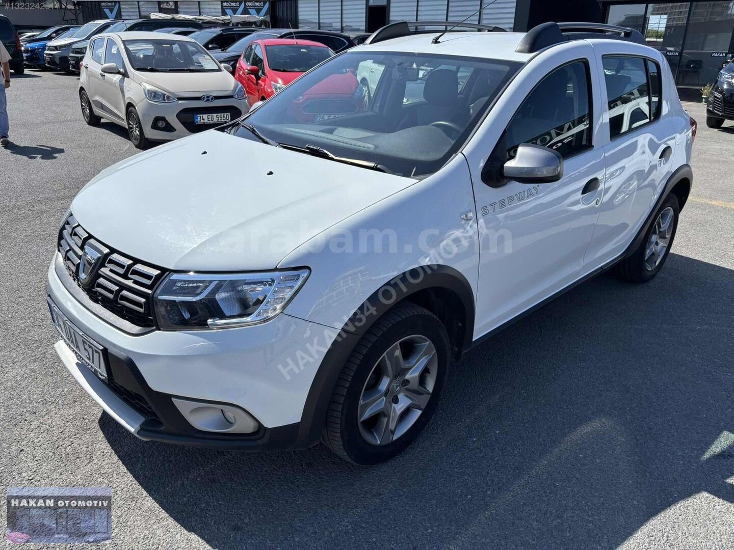 Galeriden Dacia Sandero 0.9 TCe Turbo Stepway 2020 Model İstanbul 72.000 km Beyaz 3