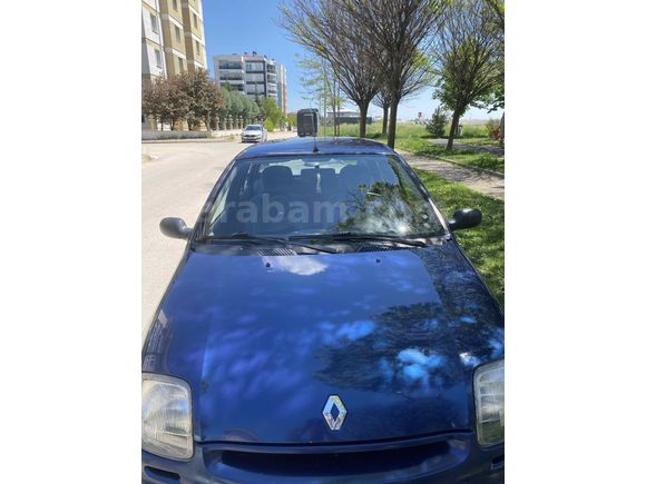 Sahibinden Renault Clio 1.4 RNA 2000 Model  89.000 km Lacivert