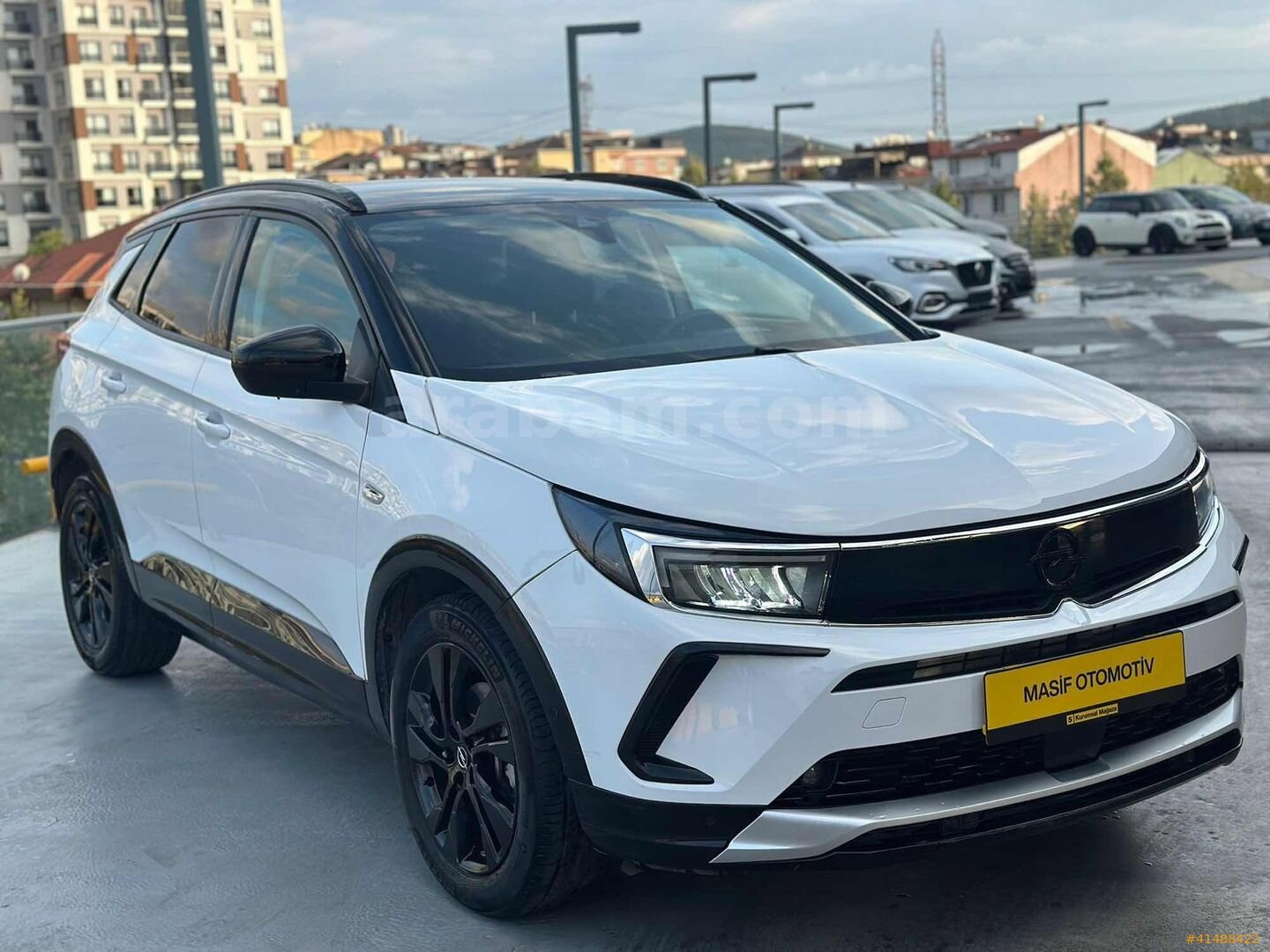 Galeriden Opel Grandland 1.2 T GS 2023 Model İstanbul 13.500 km Beyaz 1