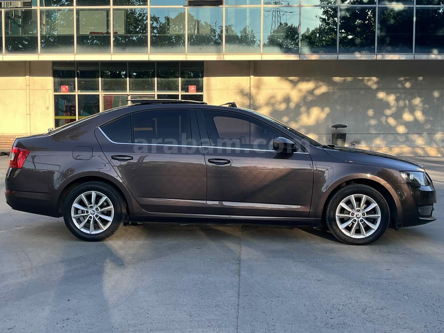 2015 ÇIKIŞLI SKODA OCTAVIA 1.6 TDI ELEGANCE CR – 159.000 KM – OTOMATİK 3