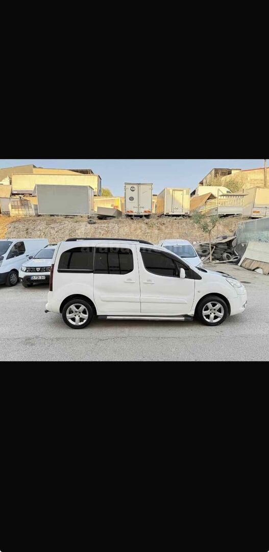 Galeriden Peugeot Partner 1.6 HDI Active 2015 Model Gaziantep 345.000 km Beyaz 4