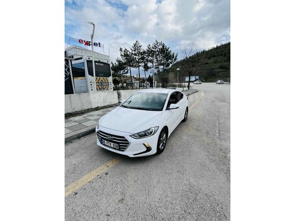 Sahibinden Hyundai Elantra 1.6 CRDi Style Plus 2017 Model 