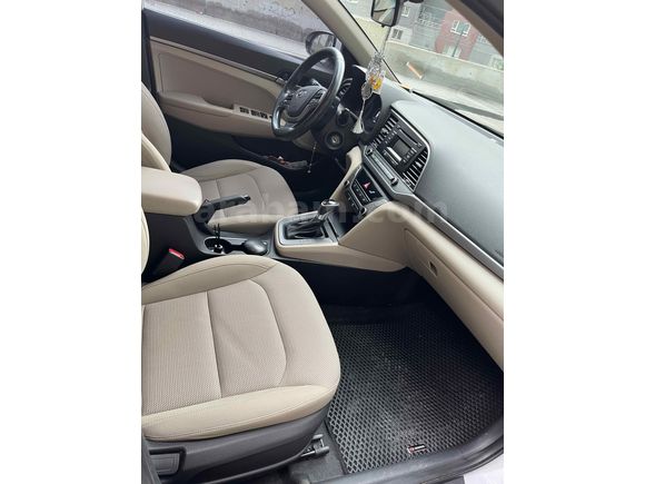 Sahibinden Hyundai Elantra 1.6 CRDi Style Plus 2017 Model 