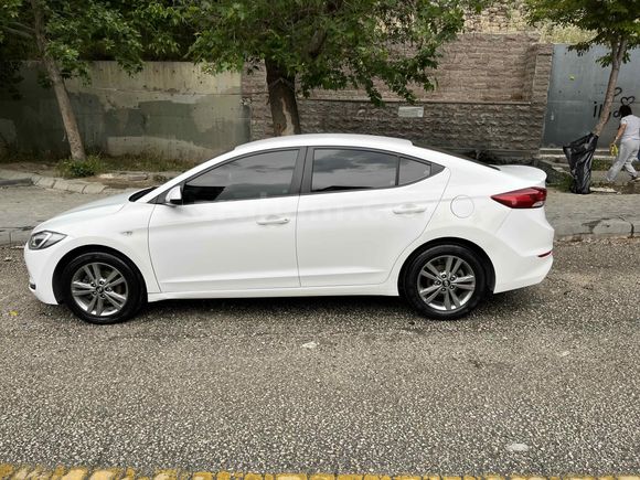 Sahibinden Hyundai Elantra 1.6 CRDi Style Plus 2017 Model 