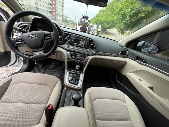 Sahibinden Hyundai Elantra 1.6 CRDi Style Plus 2017 Model 