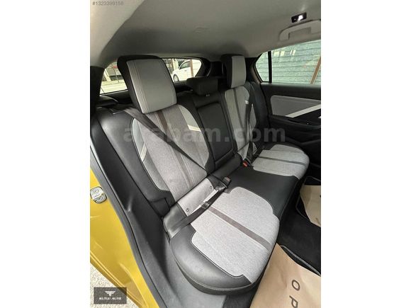 2023 BOYASIZ 1.2T ELEGANCE 130 HP OTOMATİK