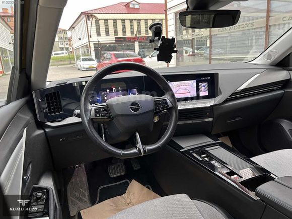 2023 BOYASIZ 1.2T ELEGANCE 130 HP OTOMATİK