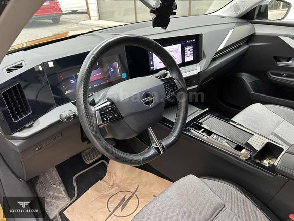 2023 BOYASIZ 1.2T ELEGANCE 130 HP OTOMATİK