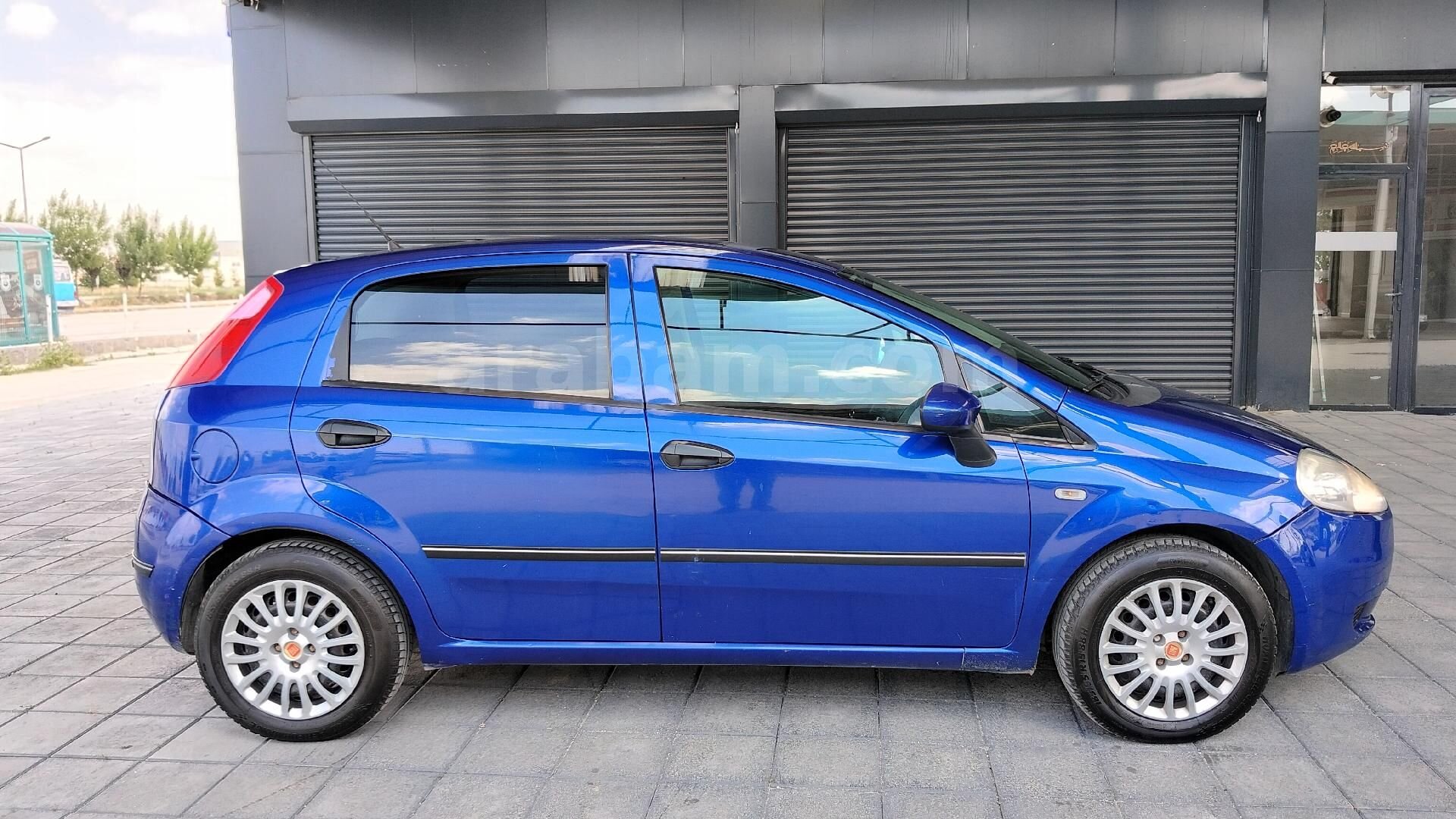 Galeriden Fiat Punto EVO 1.4 Active 2009 Model Karaman 150.000 km Mavi 4