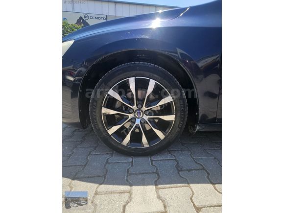 TAN MORORS dan S60 D4