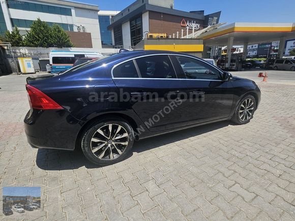 TAN MORORS dan S60 D4
