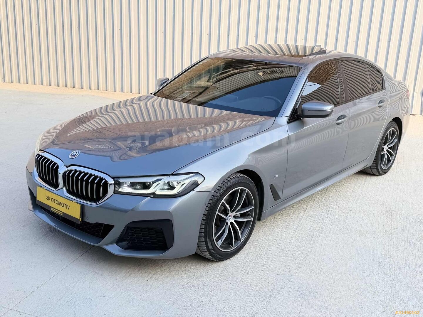 Galeriden BMW 5 Serisi 520i M Sport 2023 Model Adana 65.000 km Füme 3