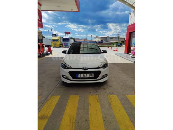 Sahibinden Hyundai i20 1.2 MPI Style 2014 Model