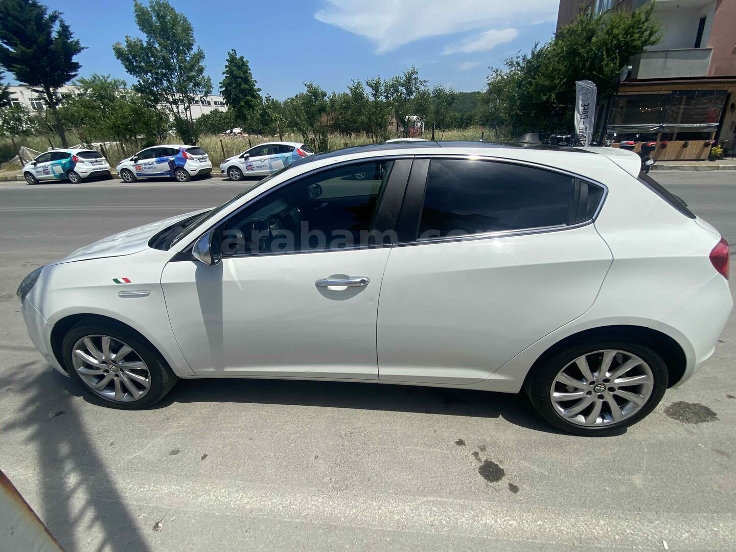 Sahibinden Alfa Romeo Giulietta 1.4 TB MultiAir Distinctive 2013 Model İstanbul 118.000 km Beyaz 4