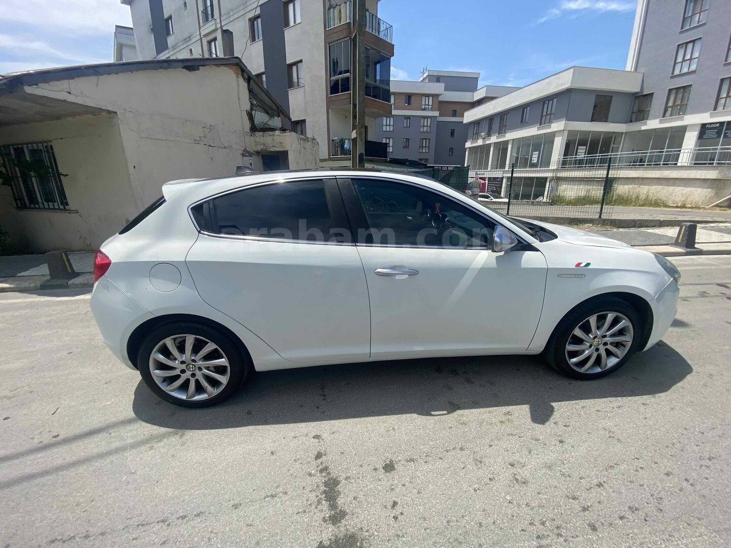 Sahibinden Alfa Romeo Giulietta 1.4 TB MultiAir Distinctive 2013 Model İstanbul 118.000 km Beyaz 3