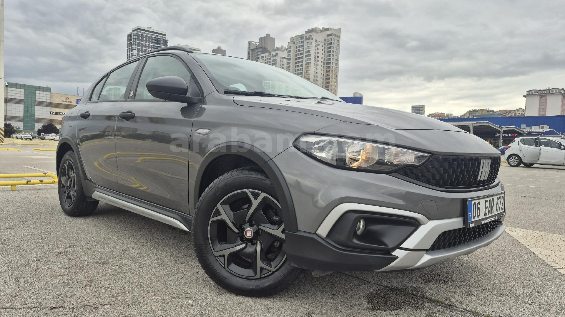 BOYASIZ-HASAR KAYITSIZ 14.800KM FİAT EGEA CROSS 1.4 FİRE STREET 2023 MODEL