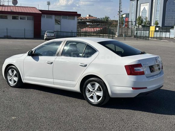 260.000 KM 1.6 TDİ OTOMATİK OCTAVİA