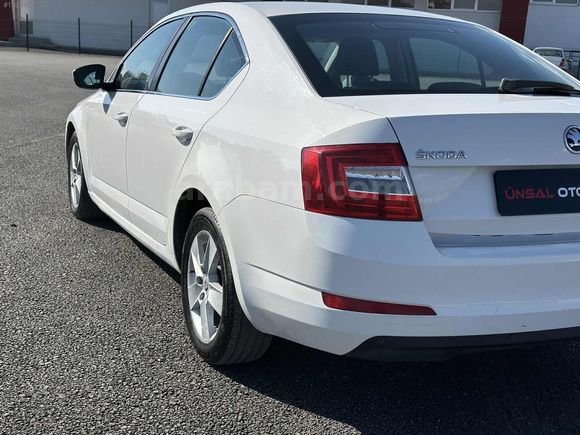 260.000 KM 1.6 TDİ OTOMATİK OCTAVİA