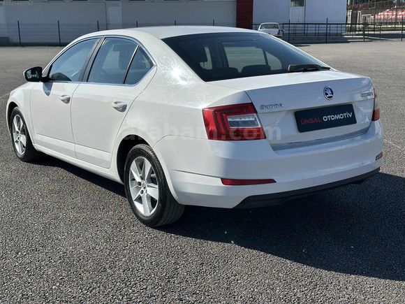 260.000 KM 1.6 TDİ OTOMATİK OCTAVİA