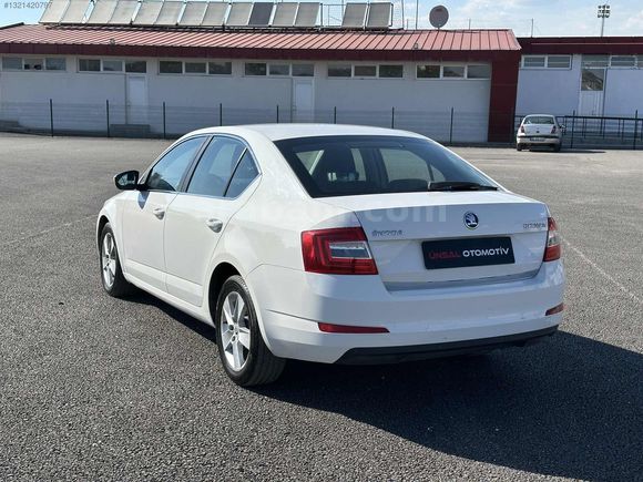 260.000 KM 1.6 TDİ OTOMATİK OCTAVİA