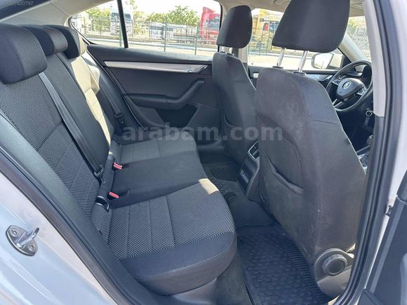 260.000 KM 1.6 TDİ OTOMATİK OCTAVİA
