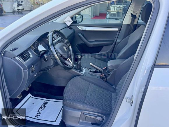 AY-CAR'dan 164.000km'de OCTAVİA