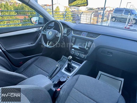 AY-CAR'dan 164.000km'de OCTAVİA