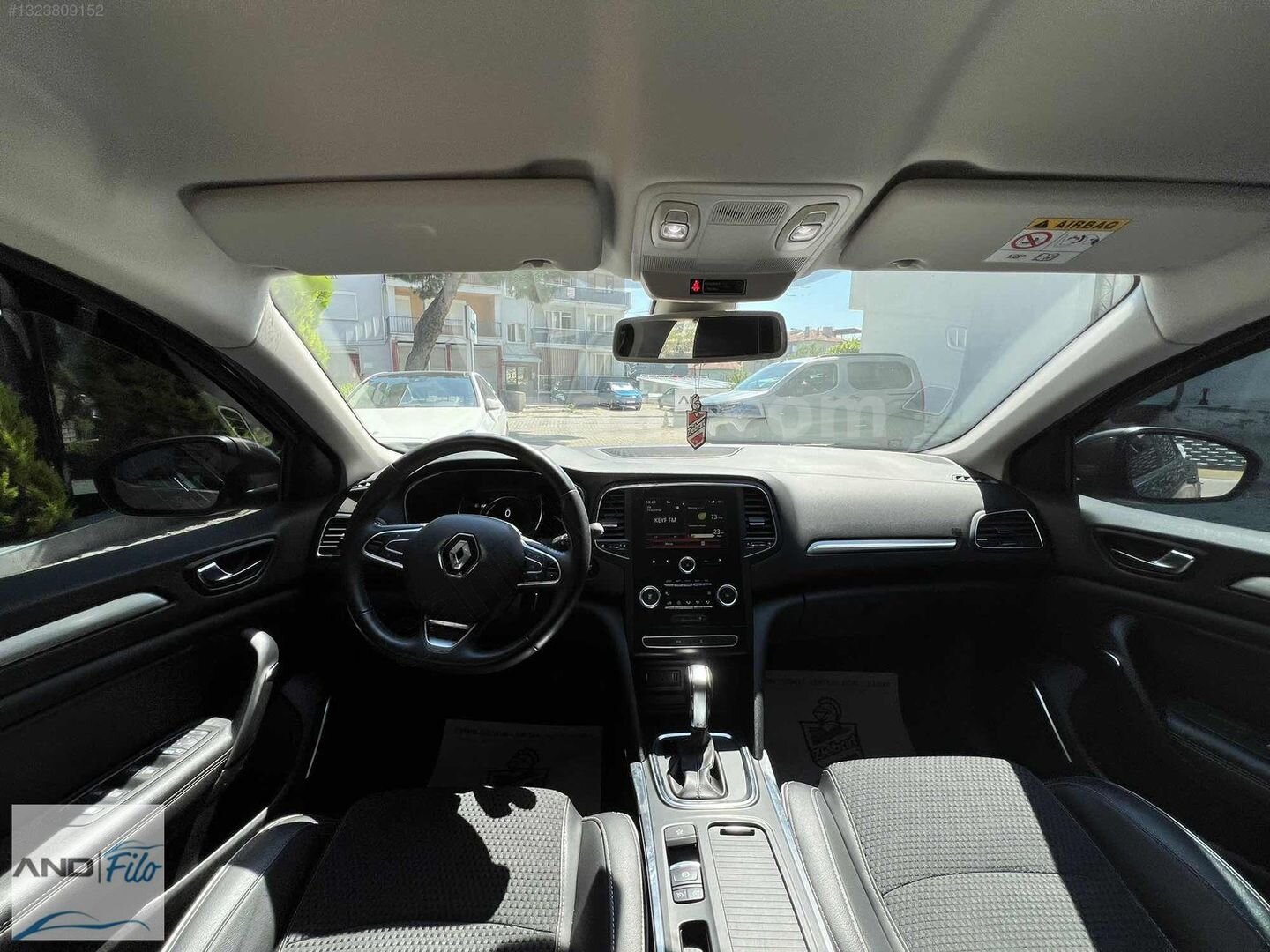 Galeriden Renault Megane 1.2 TCe Icon 2017 Model Uşak 125.200 km Kahverengi 7