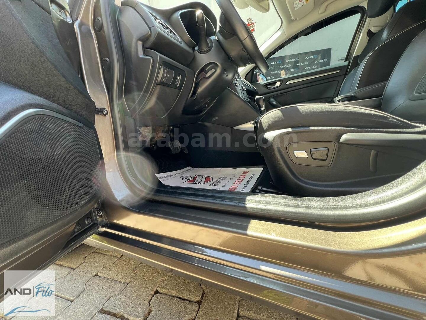 Galeriden Renault Megane 1.2 TCe Icon 2017 Model Uşak 125.200 km Kahverengi 4