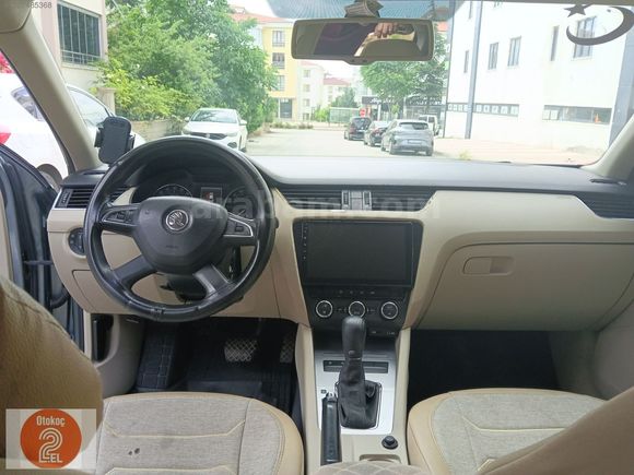 SKODA Octavia 1.6 TDI Elegance DSG