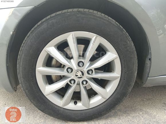 SKODA Octavia 1.6 TDI Elegance DSG