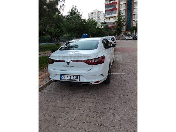 DİYARBAKIRDAN MEGAN 4 TOUCH EKİM 2025  ÇIKIŞLI EKONOMİK ARABA MÜDÜRDEN  O 