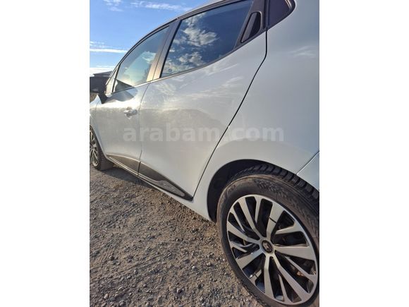 Sahibinden Renault Clio 1.2 Joy 2019 Model  61.000 km Beyaz
