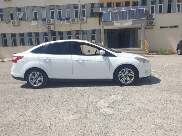 Öğretmenden Ford Focus 1.6 Ti-VCT Style 2012 Model 