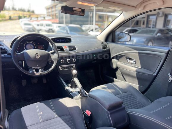 Galeriden Renault Fluence 1.5 dCi Touch 2015 Model Şanlıurfa