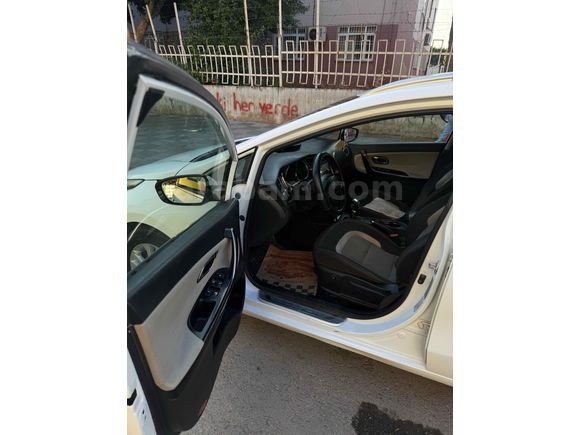Sahibinden Kia Ceed 1.6 CRDi Concept Plus 2013 Model 