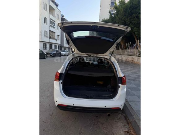 Sahibinden Kia Ceed 1.6 CRDi Concept Plus 2013 Model 